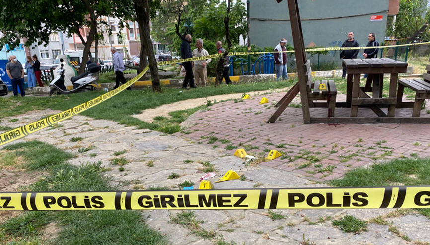 Parkta dehşete düşüren olay Baba oğlunu öldürdü...