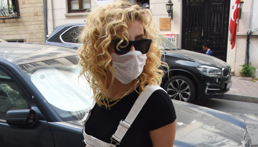 İrem Derici: Kaslı, esmer beğeniyorum