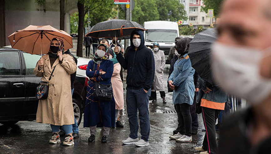 Ramazan Bayramına iki gün kala vatandaşlar kaymakamlıklara gelmeye devam etti Ramazan Bayramına iki gün kala vatandaşlar kaymakamlıklara gelmeye devam etti