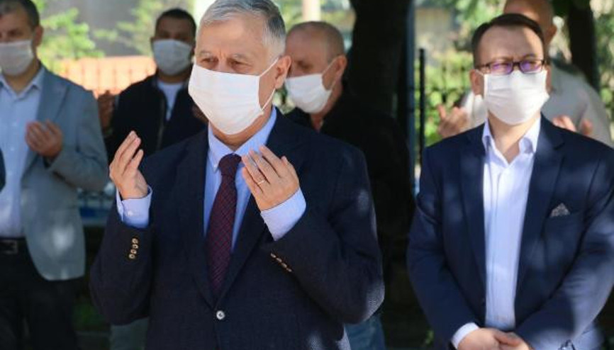 Kara Kuvvetleri Komutanı Orgeneral Dündarın annesi toprağa verildi