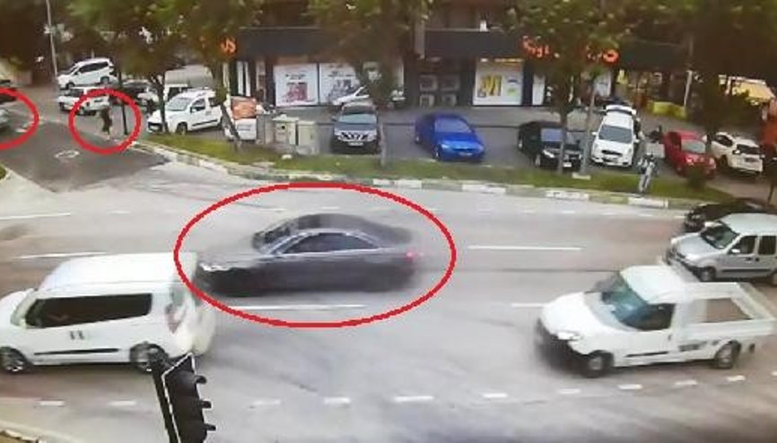 Bursada 2 kişinin yaralandığı silahlı çatışma kamerada