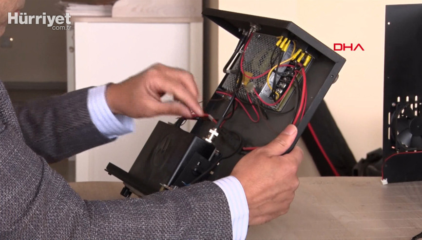 Ezan sistemini tasarlayan mühendis; Her ezandan sonra şifre değişsin