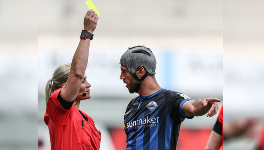 Kasklı futbolcu kart rekoru kırdı