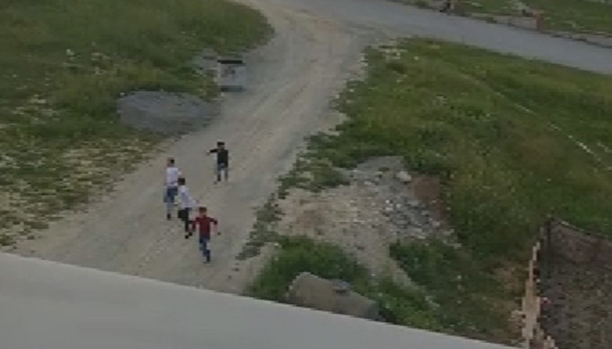 Arnavutköyde polisi görünce böyle kaçtılar