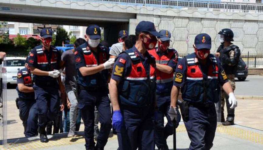 Soğuk hava deposuna basıp, kavga ettiler: 4 yaralı, 6 gözaltı
