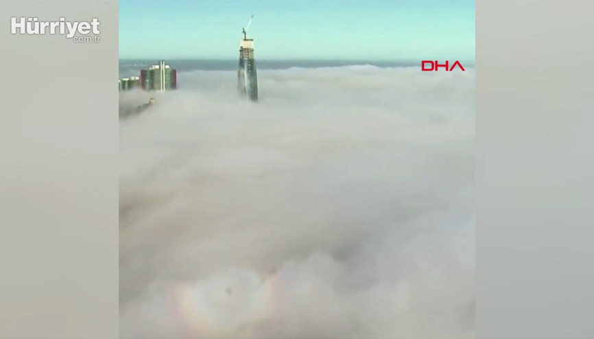 Sidney şehrindeki sisler, kartpostallık manzaralar oluşturdu