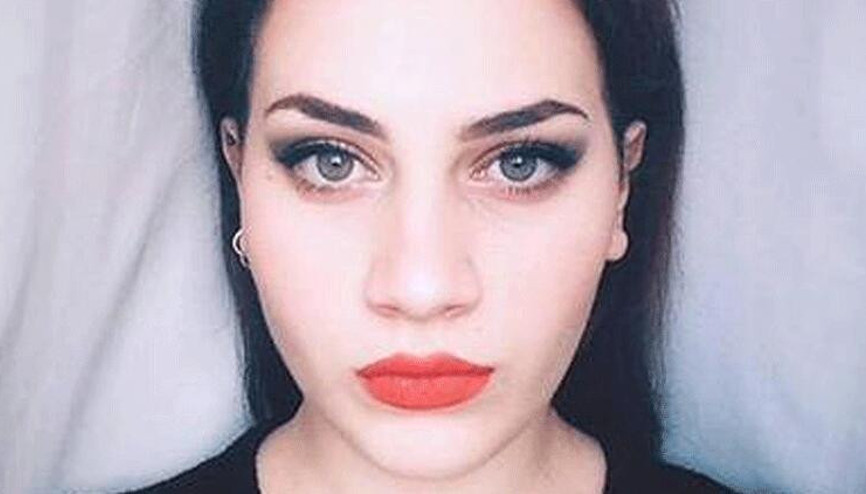 Mervenin mezarını ziyaret eden babası: Her kadın cinayetinde o anı yaşıyoruz Mervenin mezarını ziyaret eden babası: Her kadın cinayetinde o anı yaşıyoruz