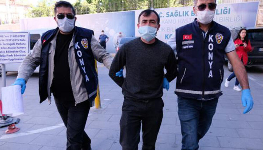 Ortağını iş yerinde öldürüp, polisin gelmesini bekledi