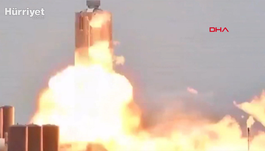 ABDde SpaceX roketi test sırasında böyle patladı ABDde SpaceX roketi test sırasında böyle patladı
