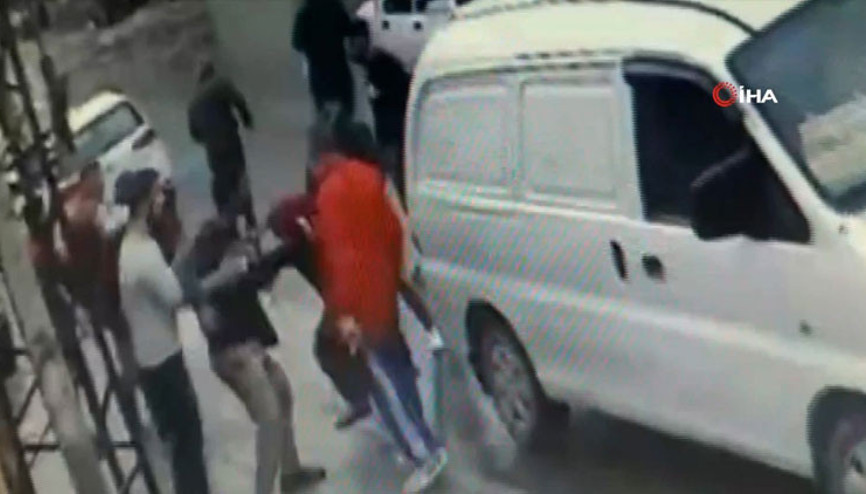 Kaldırım taşı ile saldırdılar ‘Bizden haraç istediler…’