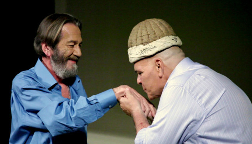 Kavuk kadın oyuncuya verilebilir