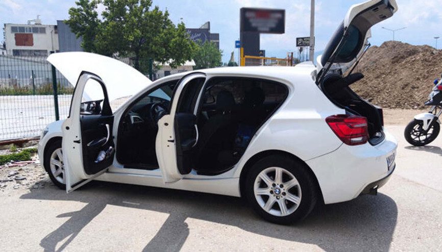 Çalındığını ihbar ettiği otomobiliyle gezen sürücü, polisi alarma geçirdi