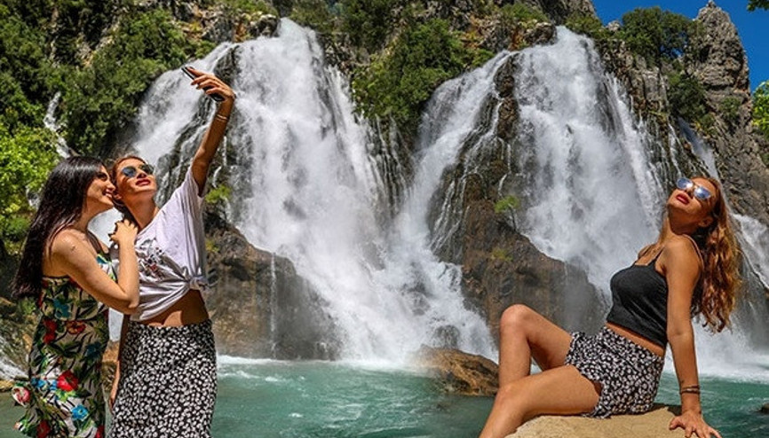 Türkiyenin yeni popüler adresi... Fotoğraf çektirmek için kuyruk oluyor Türkiyenin yeni popüler adresi... Fotoğraf çektirmek için kuyruk oluyor