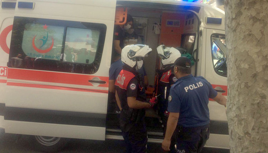 Kan donduran olay Erkek arkadaşının yüzüne kezzap attı