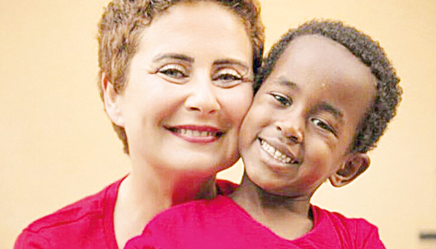 Esra Akkaya: Rengini sevdiğim evladım