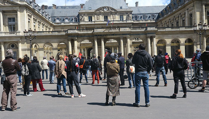 Paris’te kültür ve sanat çalışanlarından protesto Paris’te kültür ve sanat çalışanlarından protesto
