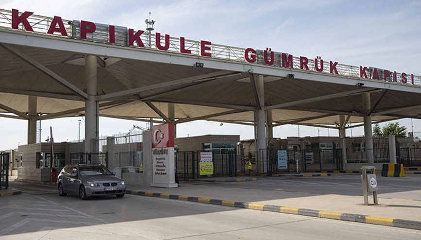 ‘Bir yıl vatan hasreti çektik’