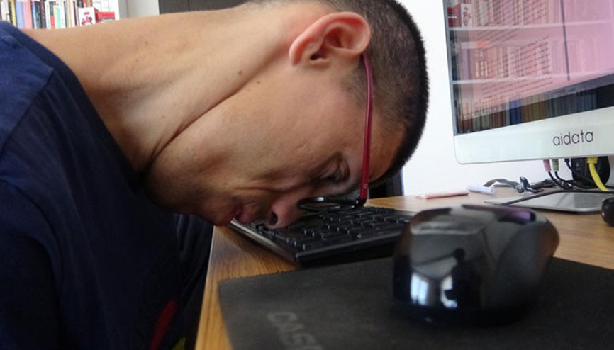 SP hastası Mustafa, burnunu kullanarak ikinci kitabını yazıyor