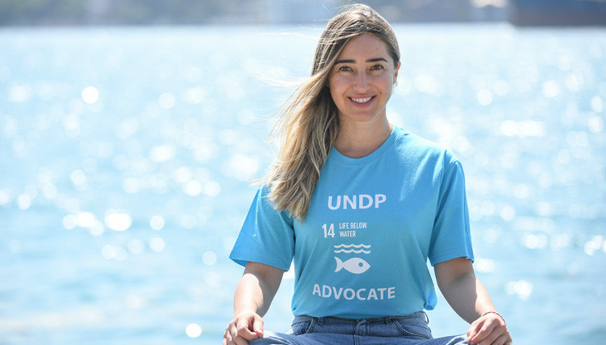 Şahika Ercümene büyük onur