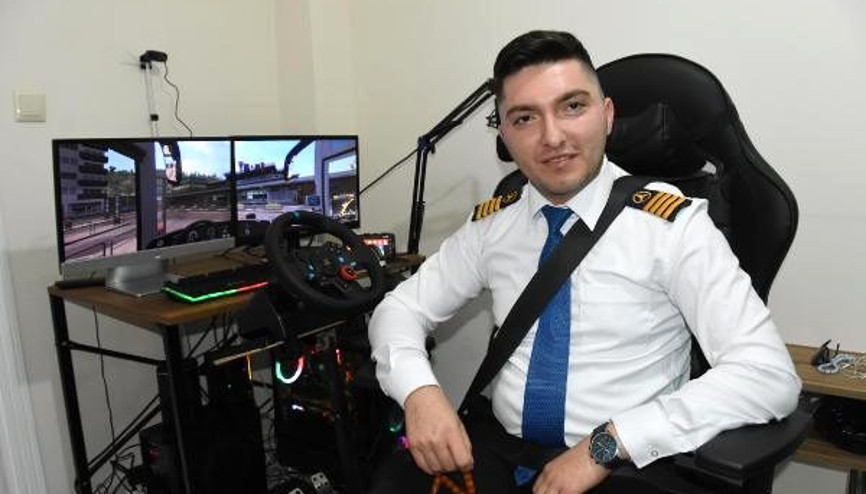 Simülasyon oyununda otobüs kullanan Onuru 30 bin kişi izliyor