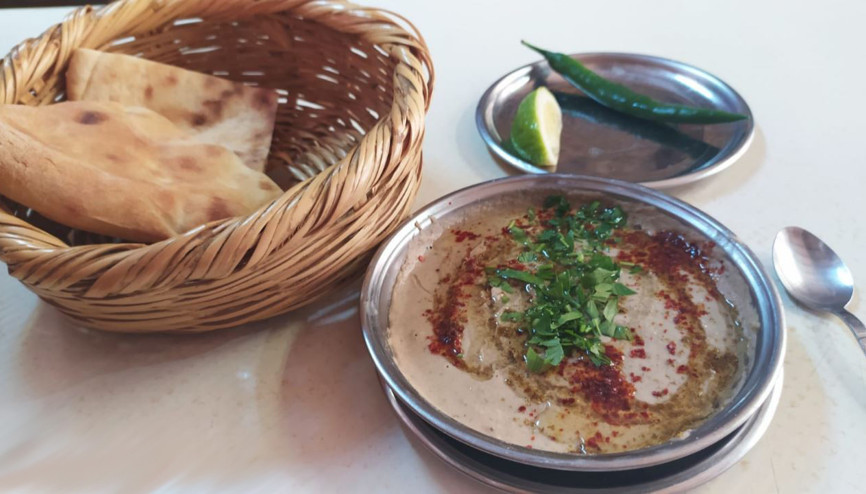 Uzun Çarşı esnafının öğle menüsü: Bakla humusu Uzun Çarşı esnafının öğle menüsü: Bakla humusu