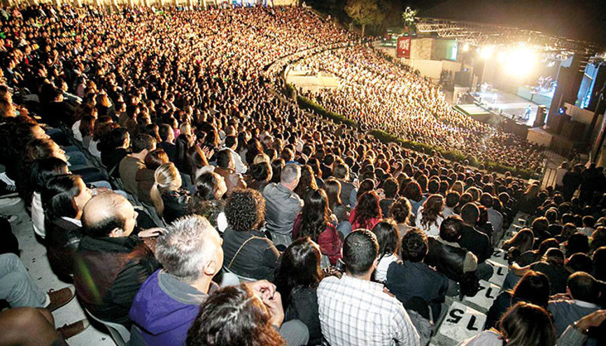 Ayakta konser dinlenmeyecek
