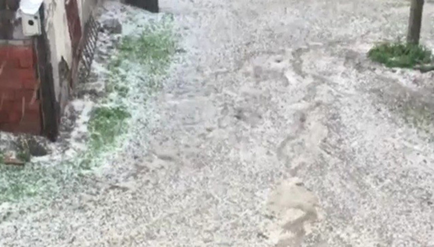 Karabükte şiddetli dolu ve yağmur etkili oldu