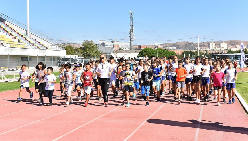 Çocukların yüreğine sporla dokunuyoruz