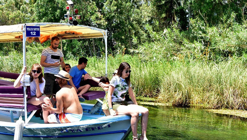 Doğal akvaryum Kadın Azmağında tekne turu Doğal akvaryum Kadın Azmağında tekne turu