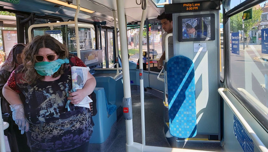 İngiltere’de artık yüz örtmeden toplu taşıma yok