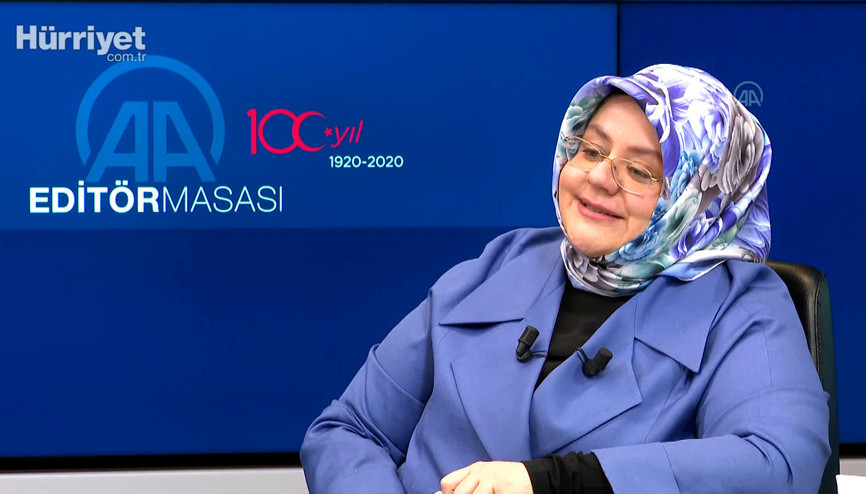 Bakan Zehra Zümrüt Selçuk: Hedeflerimizden biri, işçimizin kazanılmış haklarının geri gitmemesi Bakan Zehra Zümrüt Selçuk: Hedeflerimizden biri, işçimizin kazanılmış haklarının geri gitmemesi