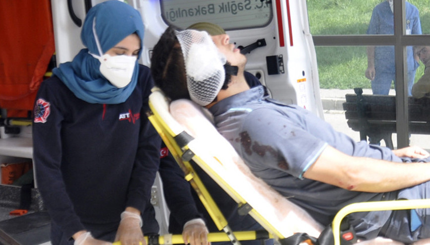 Korkunç olay Postacının kulağını ısırarak kopardı... Korkunç olay Postacının kulağını ısırarak kopardı...