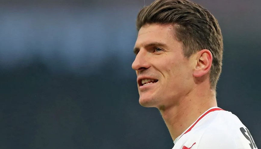 Beşiktaşın eski futbolcusu Mario Gomez, futbolu bırakıyor