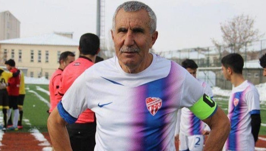 71 yaşındaki Şerif Kunt, dünyanın en yaşlı futbolcusu olmayı hedefliyor