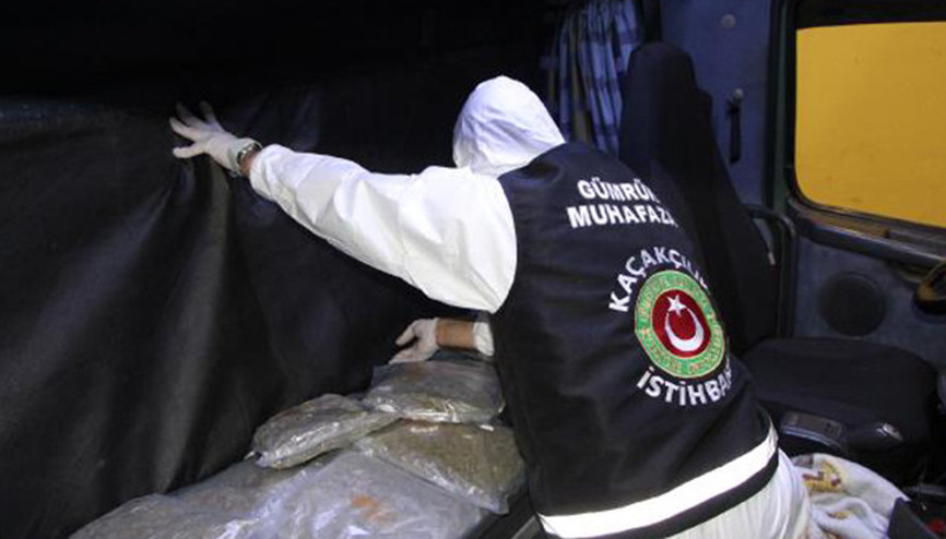 Kapıkule ve Hamzabeylide kaçakçılık operasyonları Kapıkule ve Hamzabeylide kaçakçılık operasyonları
