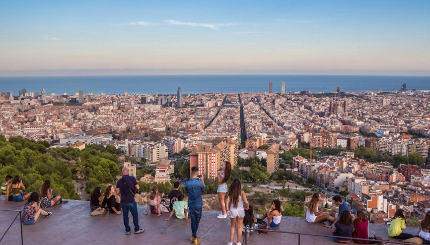 Kendini size sevdireceğinden emin, neşeli ve mistik bir ispanyol: Barselona