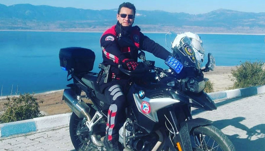 Şüphelinin saldırısını savuştururken düşen polisten acı haber