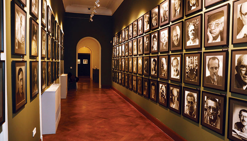 Ara Güler sergisi yeniden ‘Merhaba İzmir’ diyor, Arkas Sanat Merkezi ziyaretçilerini bekliyor Ara Güler sergisi yeniden ‘Merhaba İzmir’ diyor, Arkas Sanat Merkezi ziyaretçilerini bekliyor