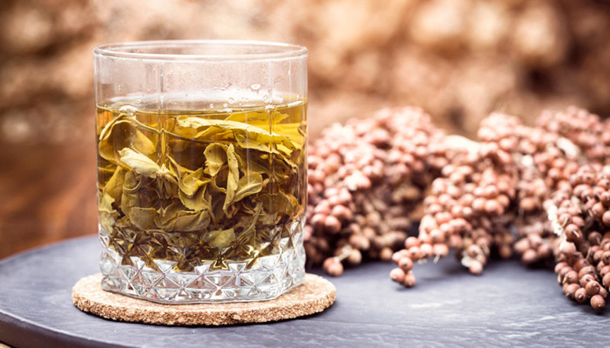 İltihaplara, yaralara, ağrılara iyi geliyor Çayını gargara yaparsanız…