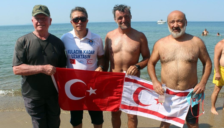 Kartal’dan Çınarcık’a 10 saat kulaç attılar