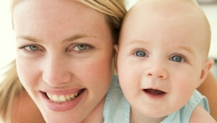 Anneler ve Bebekleri Gülümseyin