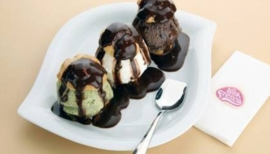 Kişiye Özel Profiterollü Dondurma