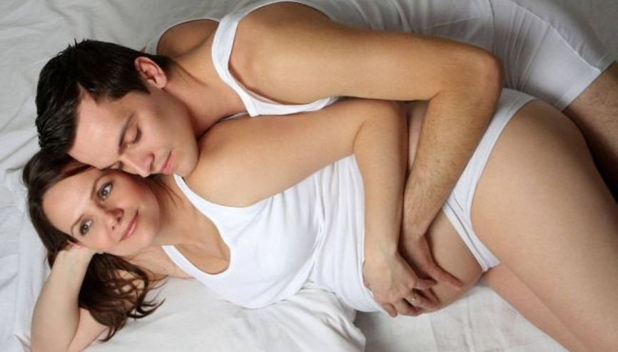 Hamilelikte cinsel ilişki bebeğe zarar verir mi