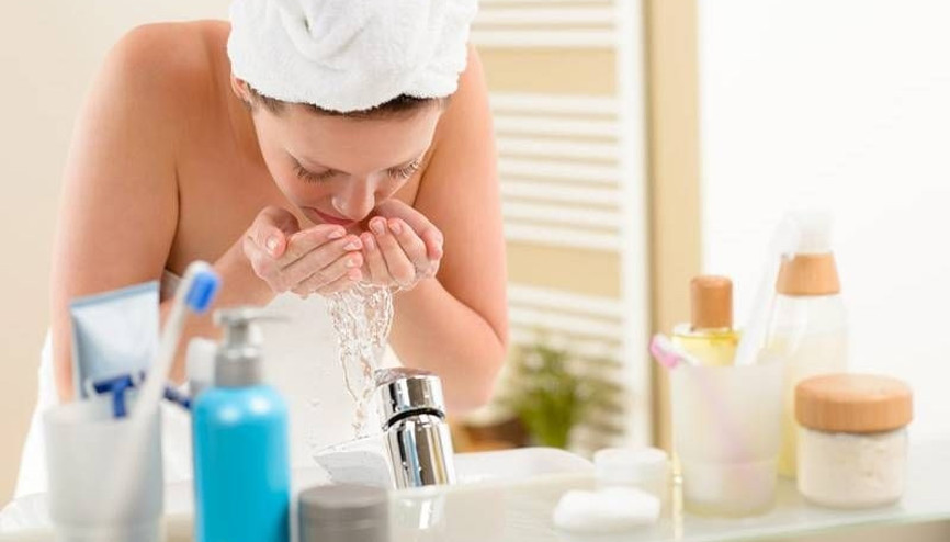 Uyku öncesi yüz temizliğini nasıl yapmalıyız