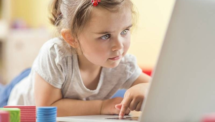 “İnternet, çocuk bakıcısı değil”