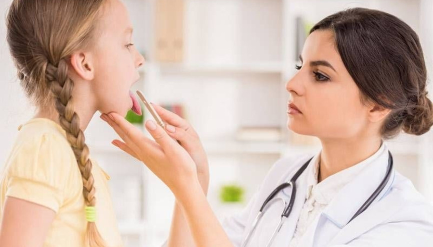 Bademcik ve geniz eti ameliyatı nedir