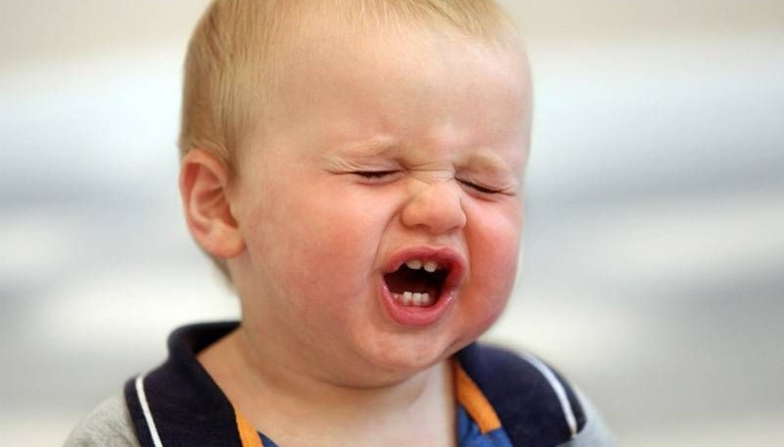 Birbirinden komik ağlayan çocuklar