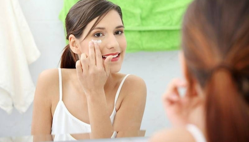 Cildimizi gençleştirmek için evde neler yapabiliriz