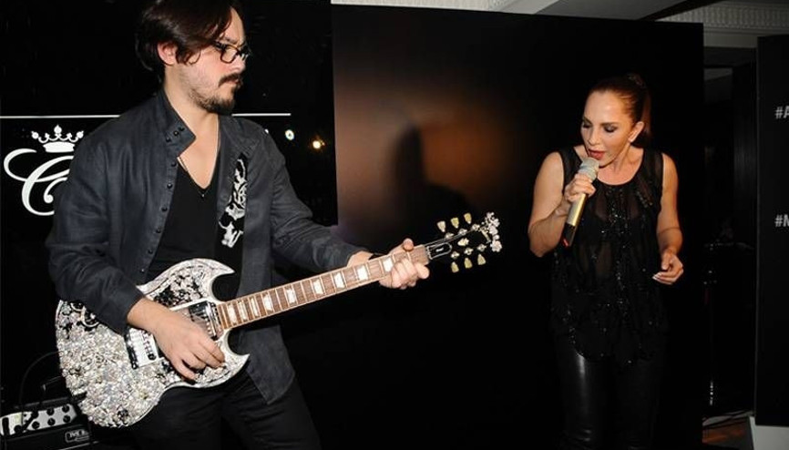 Sertab Erener Söyledi, Emre Kula Çaldı