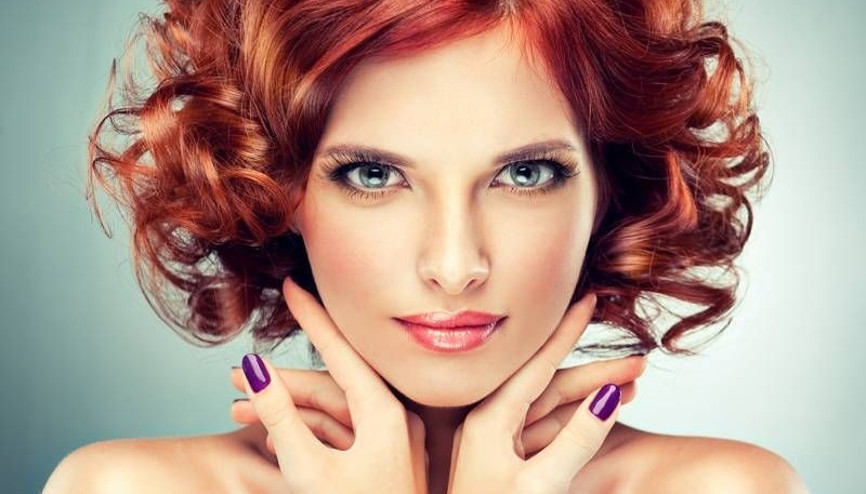 Kızıl saçlılar yılbaşında nasıl makyaj yapmalı